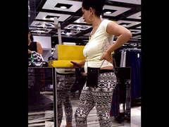 Big boobs braless shoping